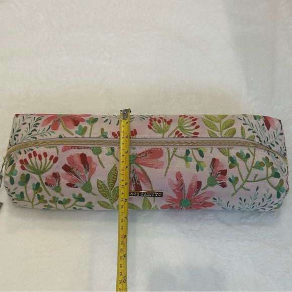 *New* Vince Camuto Multicolored Floral Hair Tool Bag - Picture 15 of 15